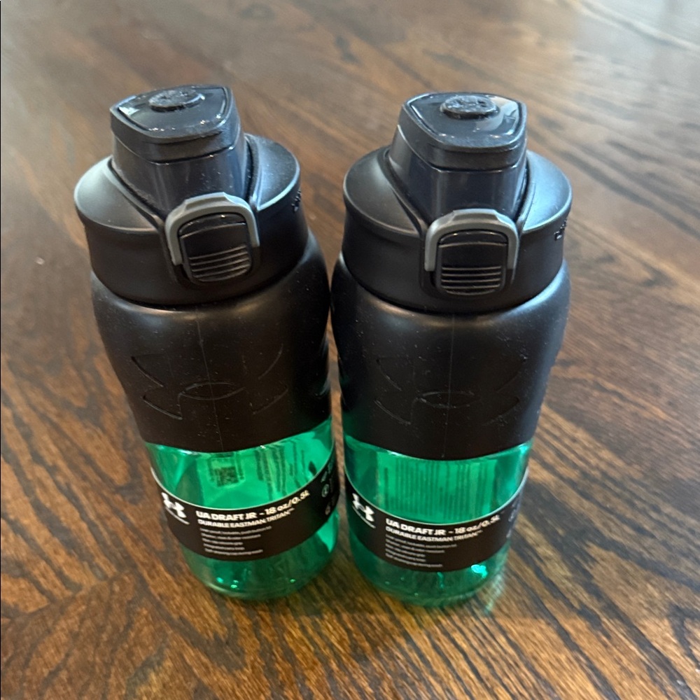 Under Armour Draft Jr. Black and Green 18 ounce Water Bottle Set